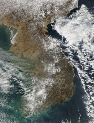 눈이 내리기 전인 2월 9일의 위성 사진