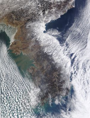 눈이 내린 후인 2월 12일의 위성 사진