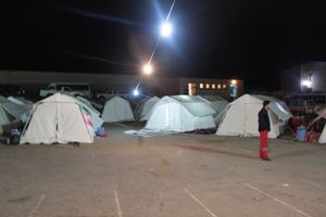 임시 숙소 텐트