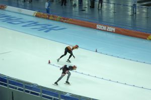 1500m를 주행하는 하랄즈 실로브스(아래)