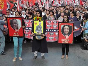 수루츠 자살 공격으로 사망한 사람들