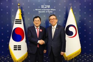 왼쪽부터 주낙영 시장, 조태열 외교부 장관 (2024년 3월 27일)
