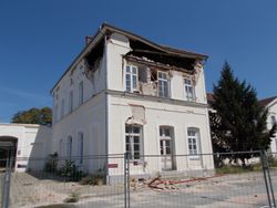 시사크 (Sisak), 크로아티아의 파손된 역 건물.
