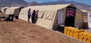 2023년 마라케시사피 지진 당시 영국의 원조 텐트 모습.