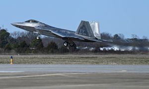 풍선 사건 중 Joint Base Langley-Eustis에서 이륙하는 F-22 랩터