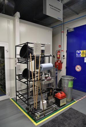 3S-청소 도구 및 자재가 있는 청결 지점