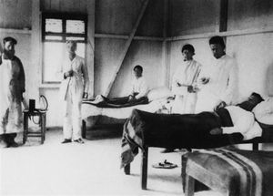 1892년 바쿠 콜레라 발병. 콜레라 환자를 치료하는 병동.