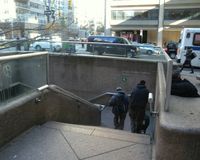 68번가와 렉싱턴 애비뉴 남서쪽 모퉁이의 바깥 계단