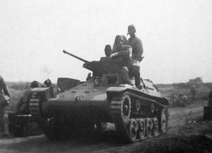 중국 전선에서 97식 경장갑차(포 탑재형)