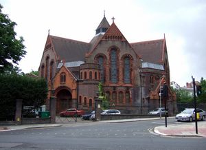 뮤즈가 "Butterflies and Hurricanes"과 "Blackout"을 녹음한 런던의 에어 스튜디오