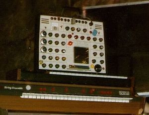 피트 코시가 효과 장치로 사용한 EMS 신시 A