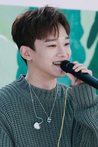 2019년 4월 1일 쇼케이스에서 첸