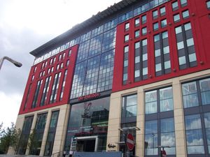 2004년부로 BBC 웨스트미들랜즈 본부가 있는 '더 메일박스' 스튜디오