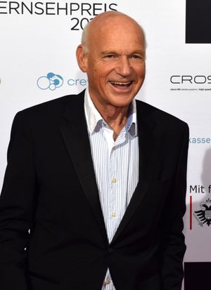 아담 역의 디트리히 홀린데르보이머