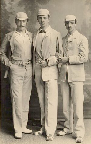 세 명의 스터드 형제, 가운데가 찰스