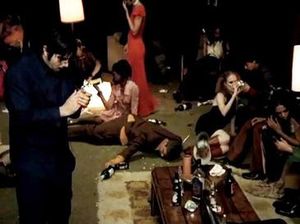 뮤직 비디오 "Change (In the House of Flies)"에 출연한 리드 싱어 치노 모레노