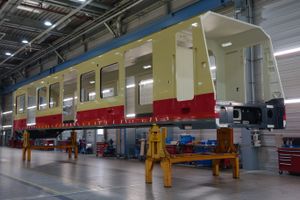 슈타들러 레일 베를린 팡코 공장에 있는 최초 생산분 차체