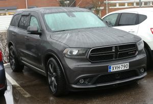 2014년형 듀랑고의 새로운 헤드라이트와 그릴