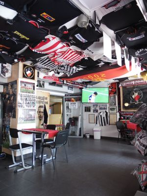 Czarna Koszula(검은 셔츠) 바 (2007년 개장)