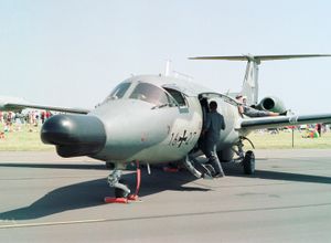 독일 공군 HFB 320 ECM 항공기, 콧부분 레돔과 추가 안테나(aerials) 장착