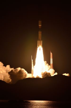 2013년 8월 4일(일본 표준시), H-IIB 로켓이 HTV-4를 싣고 발사되는 모습.