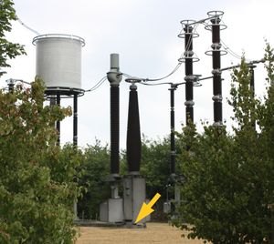 발트 해 케이블 HVDC 링크의 HVDC 케이블 종단 및 DC 평활 리액터.