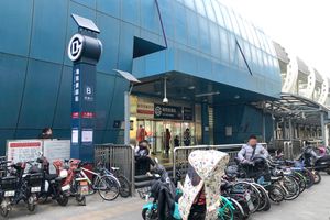 리위안역 B출구