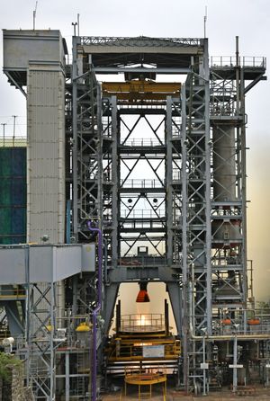 ISRO 추진 단지에서 비카스 엔진의 장시간 고온 시험.