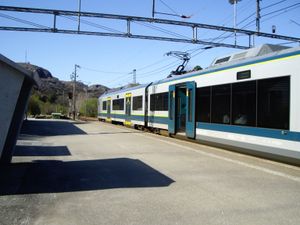 예렌 통근 열차의 헬비크역에 있는 차량