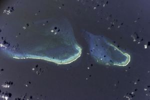 바호누에보 환초의 위성 사진