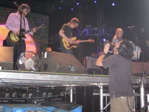 2007년 코첼라 뮤직 페스티벌에서 공연하는 소닉 유스