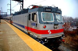 2008년 페른록 역에 정차한 SEPTA ALP-44 2308호