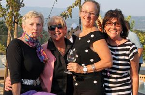 여성 로타리 회원들 (2015년 소노마 밸리 클럽 행사)