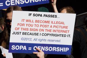 SOPA-PIPA 시위, 2012년 1월 18일, 척 슈머와 키어스틴 질리브랜드 상원의원 사무실 앞, 뉴욕 시
