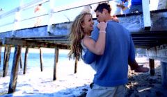 뮤직 비디오에서 스피어스와 그녀의 연인