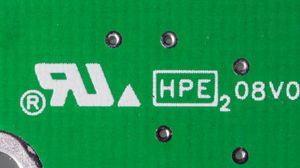 인쇄 회로 기판에 표시된 공인 부품 마크(왼쪽)