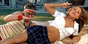 캐리가 뮤직 비디오에서 컴퓨터 직원(맥브레이어)과 소풍을 즐기는 모습. 비디오 내내 캐리는 노래 가사에 맞춰 노출이 심한 옷을 입고 있다.