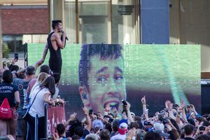 2014년 Quiet Is Violent 월드 투어 중 공연하는 프론트맨 타일러 조셉