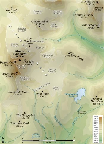 등고선이 있는 산악 지형과 강 계곡을 묘사한 지도.