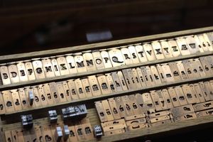 자농의 국립 인쇄소 활자 매트릭스