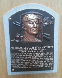 미국 야구 명예의 전당에 전시되어 있는 하트넷의 동판.