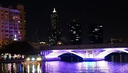 2017년에 개통된 경궤도 아이허 다리(광영부두~진애부두 구간)