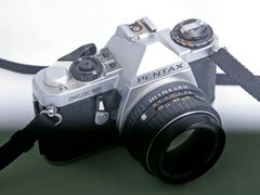 초점면 셔터의 경우, X 싱크 속도보다 빠른 노출은 플래시가 작동하는 동안 닫히는 커튼에 의해 이미지 영역이 부분적으로 가려질 수 있다.