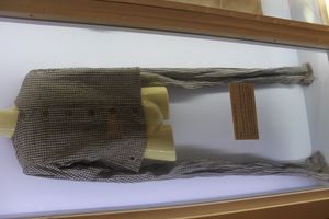 글렌사이드 박물관(Glenside Museum)에 전시된 빅토리아 시대의 강압복