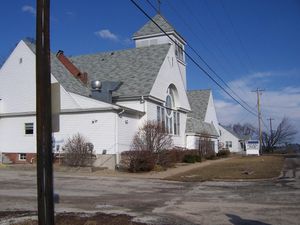 EF0 등급 토네이도 피해 예시 - 지붕 일부 손상