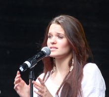 2012년 5월 공연하는 야니