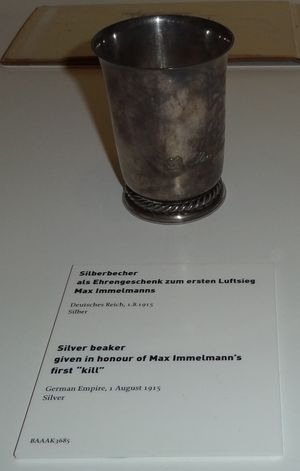 막스 임멜만에게 수여된 은 술잔, 연방군 군사사 박물관