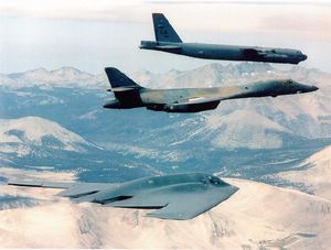 B-52 스트라토포트리스, B-1B 랜서 및 B-2A 스피릿
