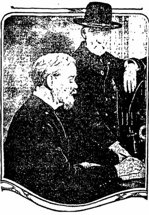 A.C. 셰이퍼와 C.H. 하스킨스 사령관, 1917년 6월 샌프란시스코에서 로스앤젤레스로 공화국의 위대한 군대 부서 본부의 이전을 관찰하고 있다.