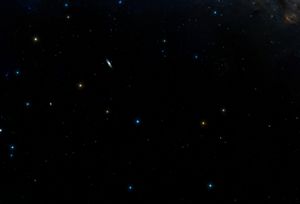 κ 안드로메다 (중앙 상단)